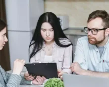 Cara mengatasi hutang pinjaman online secara efektif melibatkan analisis keuangan, konsolidasi hutang, dan rundingan dengan pemberi pinjaman.