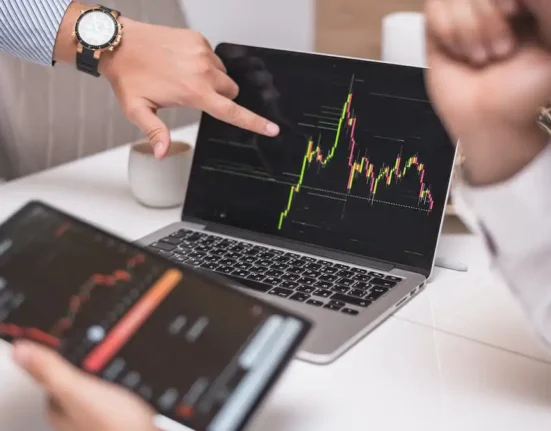 Pelajari prediksi masa depan dominasi BTC terhadap altcoin dalam pasar kripto. Analisis faktor kunci untuk keputusan investasi yang cerdas.
