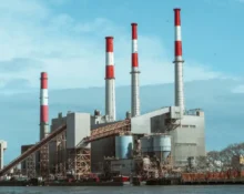 Perkembangan terkini: Harga minyak dunia turun, dipicu oleh faktor geopolitik dan pengurangan produksi. Analisis mendalam tentang tren ekonomi global.