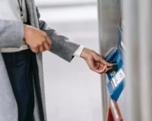 Temukan konsep Rupiah Digital, mewarnai masa depan keuangan Indonesia dengan inovasi digital yang inklusif dan efisien."