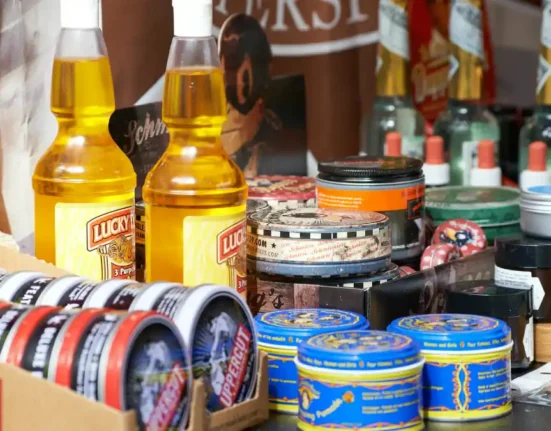 Apa pengertian sektor consumer goods? Jelajahi esensi, tantangan, dan peluang bisnis dalam industri ini untuk keberhasilan jangka panjang.