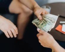 hal berpengaruh pada harga mata uang