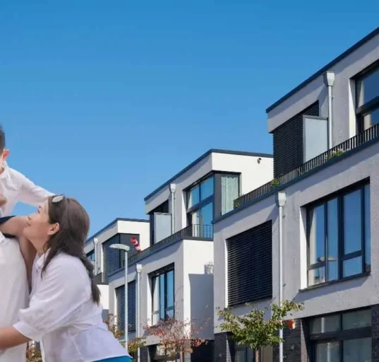 Jelajahi peluang investasi baru lewat tokenisasi aset properti Indonesia dengan teknologi blockchain yang transparan dan efisien.