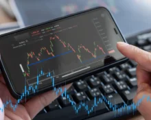 Bangun mindset trader swing forex profesional dengan 7 langkah praktis untuk konsistensi, disiplin, dan kontrol emosi saat trading.