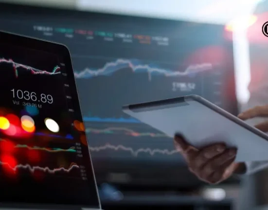 Pelajari strategi hedging forex cerdas untuk minimalkan risiko kerugian dan tingkatkan peluang profit dalam trading forex.