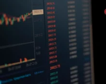 Update berita forex 2025 dan dampak kebijakan ekonomi dunia yang memengaruhi tren pasar, strategi, dan sentimen trading terkini.