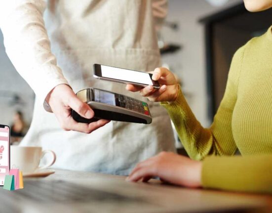 Temukan 7 alasan sistem pembayaran nontunai Indonesia semakin populer dan cara memaksimalkan transaksi digital dengan mudah untuk kita semua.